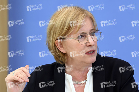 Bundespressekonferenz zum Aktionsprogramm Natürlicher Klimaschutz in Berlin