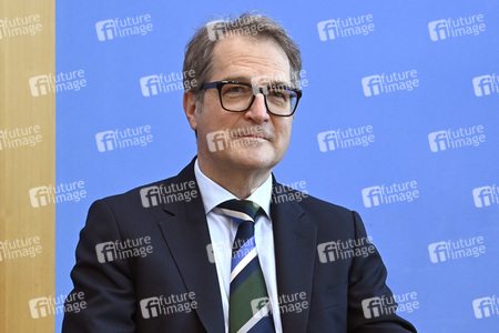 Bundespressekonferenz Vorstellung der aktualisierten Konjunkturprognose in Berlin