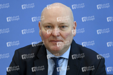 Bundespressekonferenz Vorstellung der aktualisierten Konjunkturprognose in Berlin