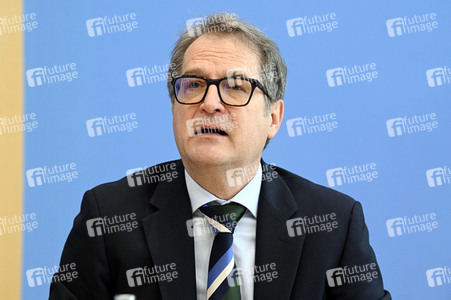 Bundespressekonferenz Vorstellung der aktualisierten Konjunkturprognose in Berlin