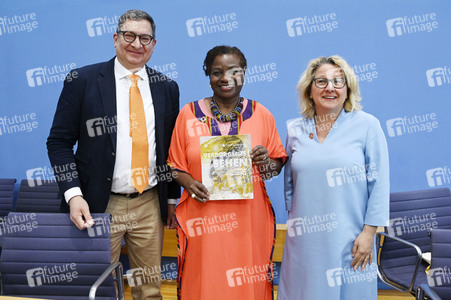 Bundespressekonferenz Vorstellung des UNFPA-Weltbevölkerungsberichts 2022 in Berlin