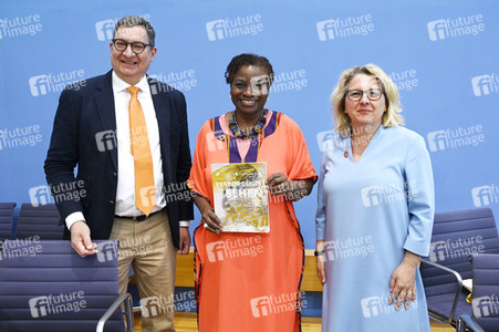 Bundespressekonferenz Vorstellung des UNFPA-Weltbevölkerungsberichts 2022 in Berlin