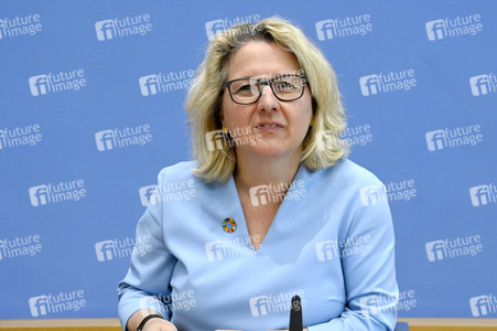 Bundespressekonferenz Vorstellung des UNFPA-Weltbevölkerungsberichts 2022 in Berlin