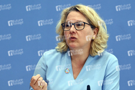 Bundespressekonferenz Vorstellung des UNFPA-Weltbevölkerungsberichts 2022 in Berlin