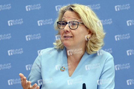 Bundespressekonferenz Vorstellung des UNFPA-Weltbevölkerungsberichts 2022 in Berlin