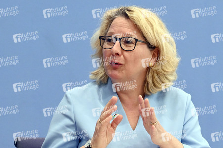 Bundespressekonferenz Vorstellung des UNFPA-Weltbevölkerungsberichts 2022 in Berlin