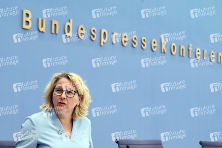 Bundespressekonferenz Vorstellung des UNFPA-Weltbevölkerungsberichts 2022 in Berlin