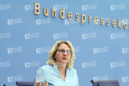 Bundespressekonferenz Vorstellung des UNFPA-Weltbevölkerungsberichts 2022 in Berlin
