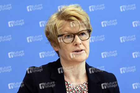 Bundespressekonferenz Vorstellung der aktualisierten Konjunkturprognose in Berlin