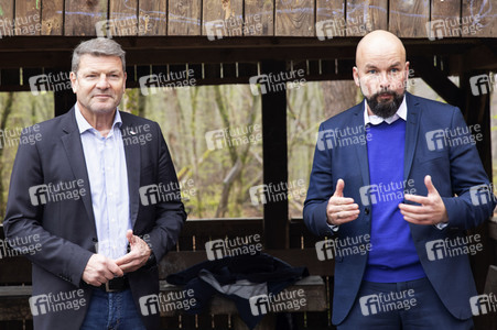 Eurowings und Flughafen Köln/Bonn pflanzen 6.000 Bäume im Königsforst bei Bergisch-Gladbach
