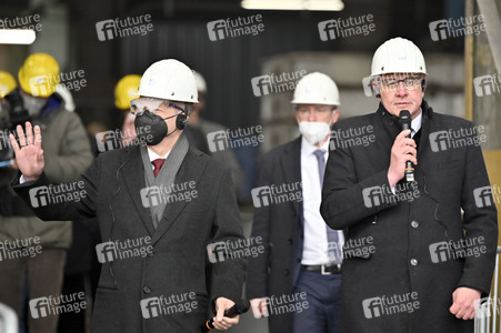 Olaf Scholz besucht die FWH Stahlguss GmbH in Mülheim an der Ruhr