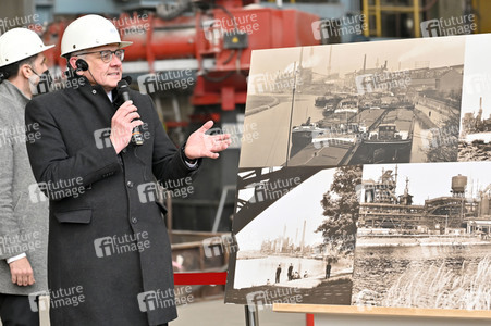 Olaf Scholz besucht die FWH Stahlguss GmbH in Mülheim an der Ruhr