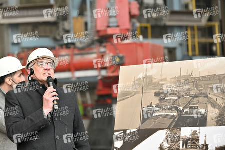 Olaf Scholz besucht die FWH Stahlguss GmbH in Mülheim an der Ruhr
