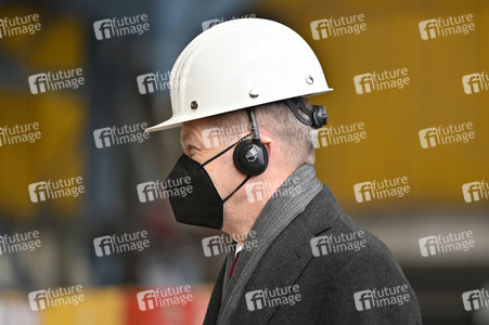 Olaf Scholz besucht die FWH Stahlguss GmbH in Mülheim an der Ruhr
