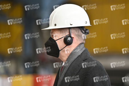 Olaf Scholz besucht die FWH Stahlguss GmbH in Mülheim an der Ruhr