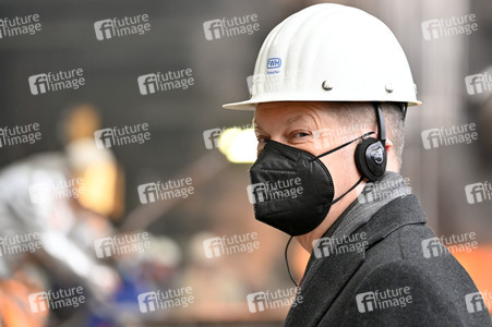Olaf Scholz besucht die FWH Stahlguss GmbH in Mülheim an der Ruhr