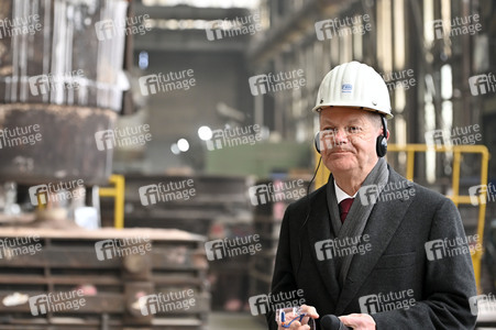 Olaf Scholz besucht die FWH Stahlguss GmbH in Mülheim an der Ruhr