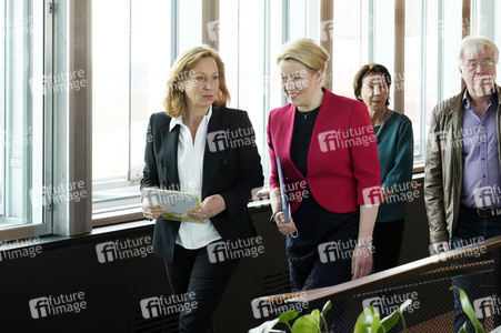 Pressekonferenz Vorlese-Weltrekord 2022 in Berlin