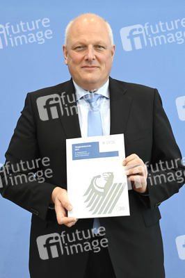 Bundespressekonferenz Vorstellung des 30. Tätigkeitsberichtes des BfDI in der Krise in Berlin