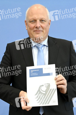 Bundespressekonferenz Vorstellung des 30. Tätigkeitsberichtes des BfDI in der Krise in Berlin