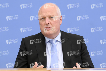 Bundespressekonferenz Vorstellung des 30. Tätigkeitsberichtes des BfDI in der Krise in Berlin