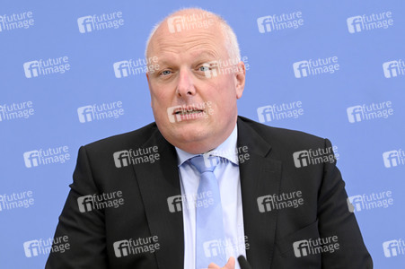 Bundespressekonferenz Vorstellung des 30. Tätigkeitsberichtes des BfDI in der Krise in Berlin