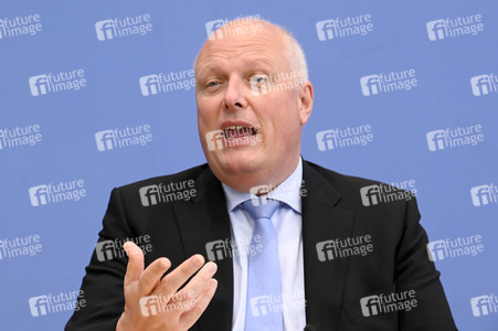 Bundespressekonferenz Vorstellung des 30. Tätigkeitsberichtes des BfDI in der Krise in Berlin