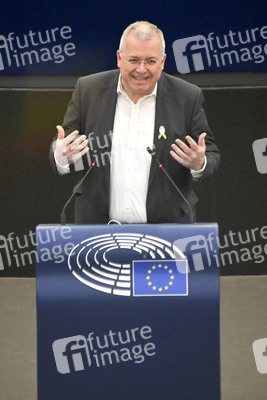 Plenartagung zur Mindestbesteuerungsrichtlinie im EU-Parlament in Straßburg