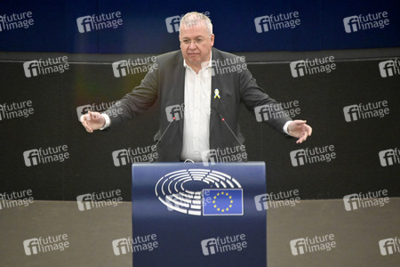 Plenartagung zur Mindestbesteuerungsrichtlinie im EU-Parlament in Straßburg