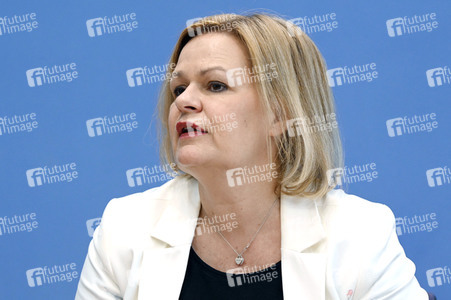 Bundespressekonferenz Polizeiliche Kriminalstatistik 2021 in Berlin