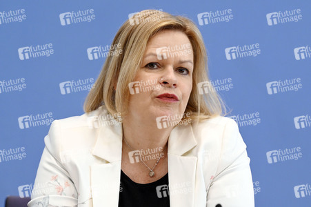 Bundespressekonferenz Polizeiliche Kriminalstatistik 2021 in Berlin