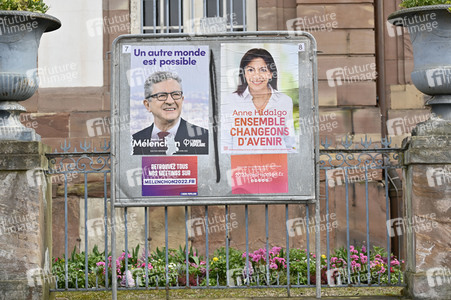 Plakate zur französischen Präsidentschaftswahl in Straßburg