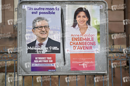 Plakate zur französischen Präsidentschaftswahl in Straßburg