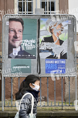 Plakate zur französischen Präsidentschaftswahl in Straßburg