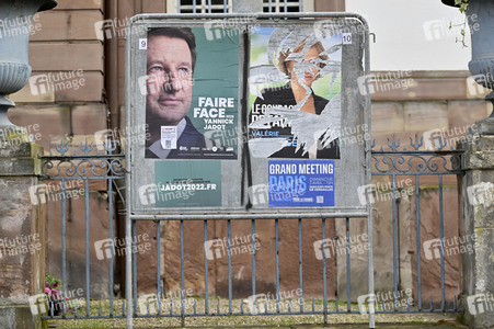 Plakate zur französischen Präsidentschaftswahl in Straßburg