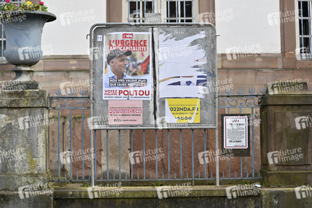 Plakate zur französischen Präsidentschaftswahl in Straßburg