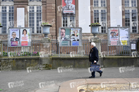 Plakate zur französischen Präsidentschaftswahl in Straßburg