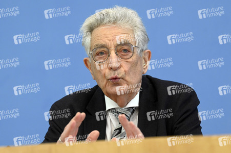 Bundespressekonferenz Kriegsverbrechen in der Ukraine in Berlin