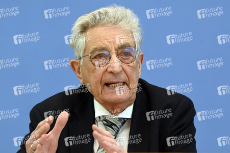 Bundespressekonferenz Kriegsverbrechen in der Ukraine in Berlin