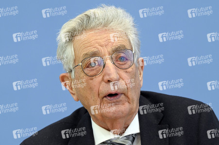 Bundespressekonferenz Kriegsverbrechen in der Ukraine in Berlin