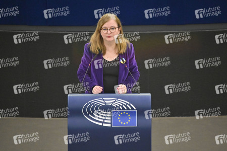 Plenartagung zu Gemeinsamkeiten des Putin-Regimes und rechtsextremer Bewegungen in Europa im EU-Parlament in Straßburg