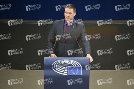 Plenartagung zu Gemeinsamkeiten des Putin-Regimes und rechtsextremer Bewegungen in Europa im EU-Parlament in Straßburg