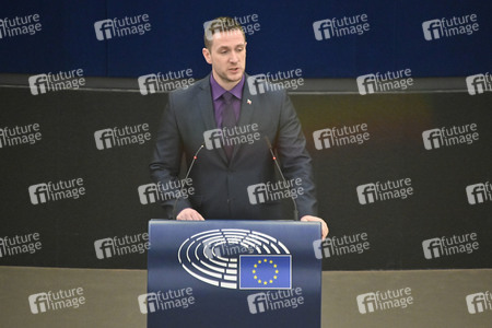 Plenartagung zu Gemeinsamkeiten des Putin-Regimes und rechtsextremer Bewegungen in Europa im EU-Parlament in Straßburg