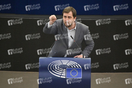 Plenartagung zu Gemeinsamkeiten des Putin-Regimes und rechtsextremer Bewegungen in Europa im EU-Parlament in Straßburg