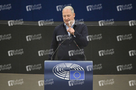 Plenartagung zu Gemeinsamkeiten des Putin-Regimes und rechtsextremer Bewegungen in Europa im EU-Parlament in Straßburg