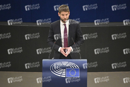 Plenartagung zu Gemeinsamkeiten des Putin-Regimes und rechtsextremer Bewegungen in Europa im EU-Parlament in Straßburg