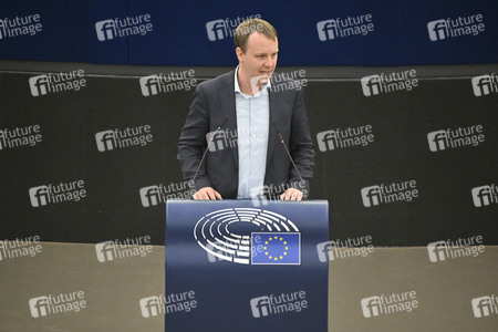 Plenartagung zu Gemeinsamkeiten des Putin-Regimes und rechtsextremer Bewegungen in Europa im EU-Parlament in Straßburg