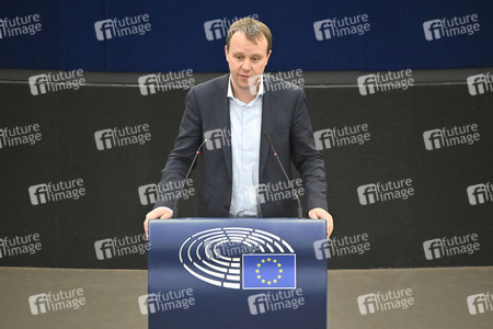 Plenartagung zu Gemeinsamkeiten des Putin-Regimes und rechtsextremer Bewegungen in Europa im EU-Parlament in Straßburg