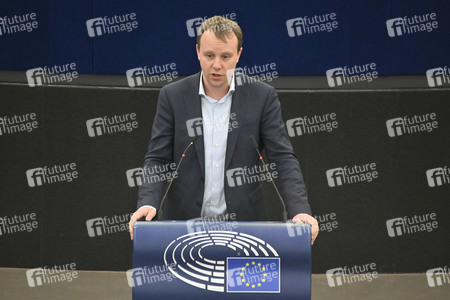 Plenartagung zu Gemeinsamkeiten des Putin-Regimes und rechtsextremer Bewegungen in Europa im EU-Parlament in Straßburg