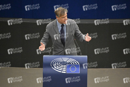 Plenartagung zu Gemeinsamkeiten des Putin-Regimes und rechtsextremer Bewegungen in Europa im EU-Parlament in Straßburg